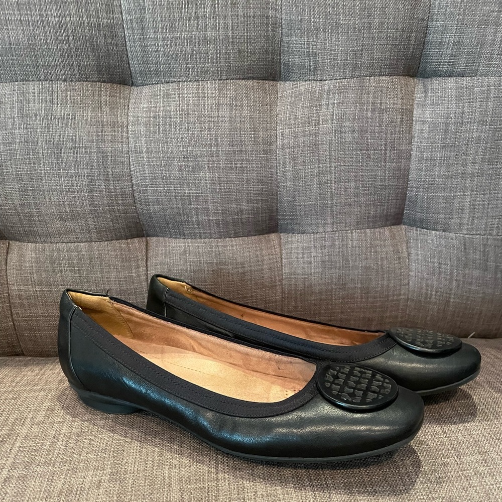 Make an Offer Clark black shoes size 8